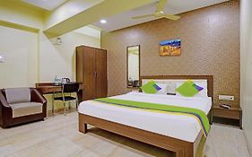 Grandeur Hotel Thane 3*